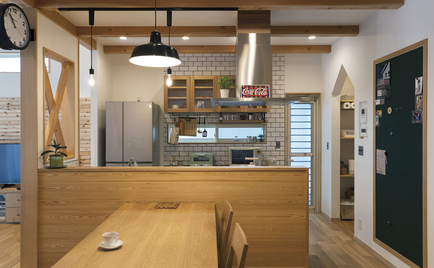 大政建築 【岐阜県/アメリカンスタイル/スキップフロア】カバードポーチや中2階の趣味スペースなど憧れを形にの建築実例画像2