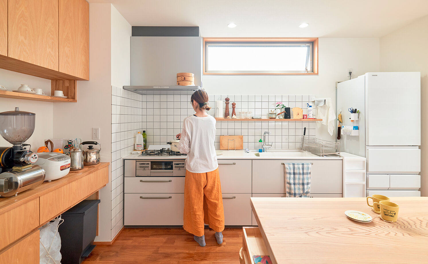 大政建築 【各務原市｜趣味を楽しむ×ネコと暮らす】厨房で料理やお菓子づくり。吹抜けリビングは愛猫と過ごす場所の建築実例画像2