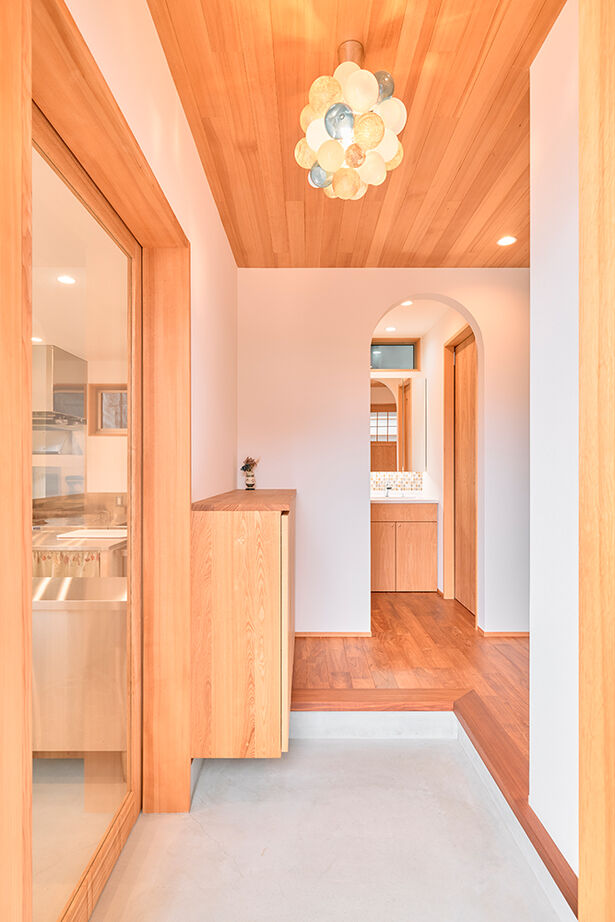 大政建築 【各務原市｜趣味を楽しむ×ネコと暮らす】厨房で料理やお菓子づくり。吹抜けリビングは愛猫と過ごす場所の建築実例画像5