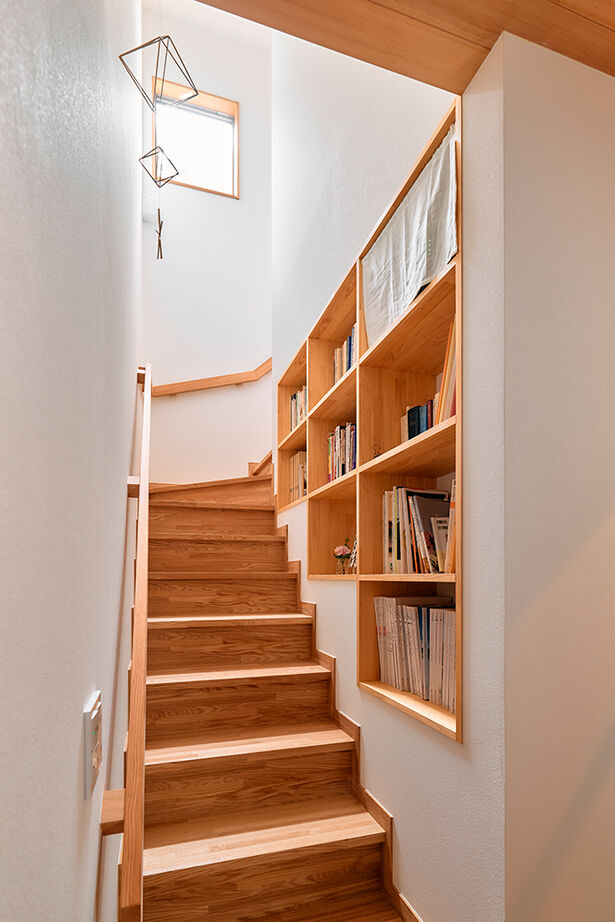 大政建築 【各務原市｜趣味を楽しむ×ネコと暮らす】厨房で料理やお菓子づくり。吹抜けリビングは愛猫と過ごす場所の建築実例画像7