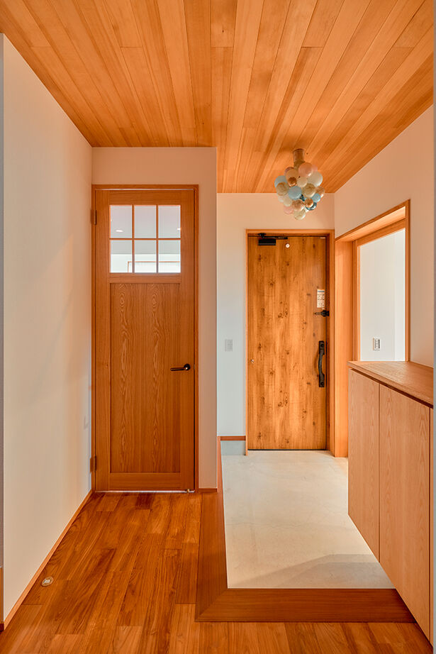 大政建築 【各務原市｜趣味を楽しむ×ネコと暮らす】厨房で料理やお菓子づくり。吹抜けリビングは愛猫と過ごす場所の建築実例画像8