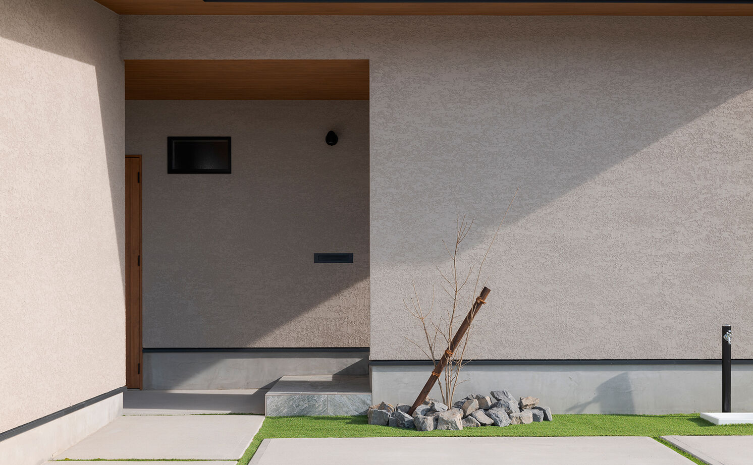 大政建築 【羽島郡｜ガレージハウス】間取りの中心はオシャレなＬＤＫ。レッドシダーを効かせた和モダンな家の建築実例画像8