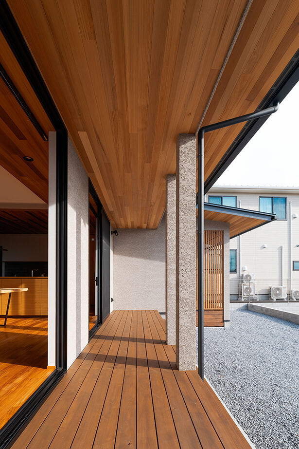 大政建築 【羽島郡｜ガレージハウス】間取りの中心はオシャレなＬＤＫ。レッドシダーを効かせた和モダンな家の建築実例画像9