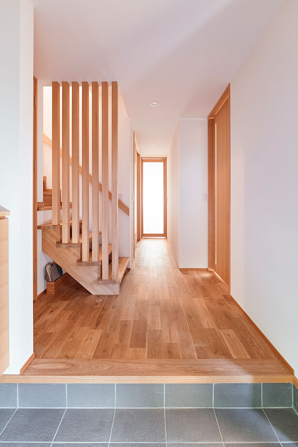 大政建築 【瀬戸市｜子育て間取り】日差しと木の温もりに包まれて伸びやかに子育てできるナチュラルモダンな住まいの建築実例画像6