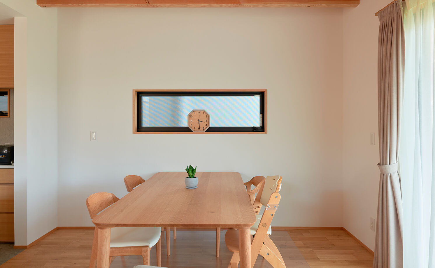 大政建築 【瀬戸市｜子育て間取り】日差しと木の温もりに包まれて伸びやかに子育てできるナチュラルモダンな住まいの建築実例画像8