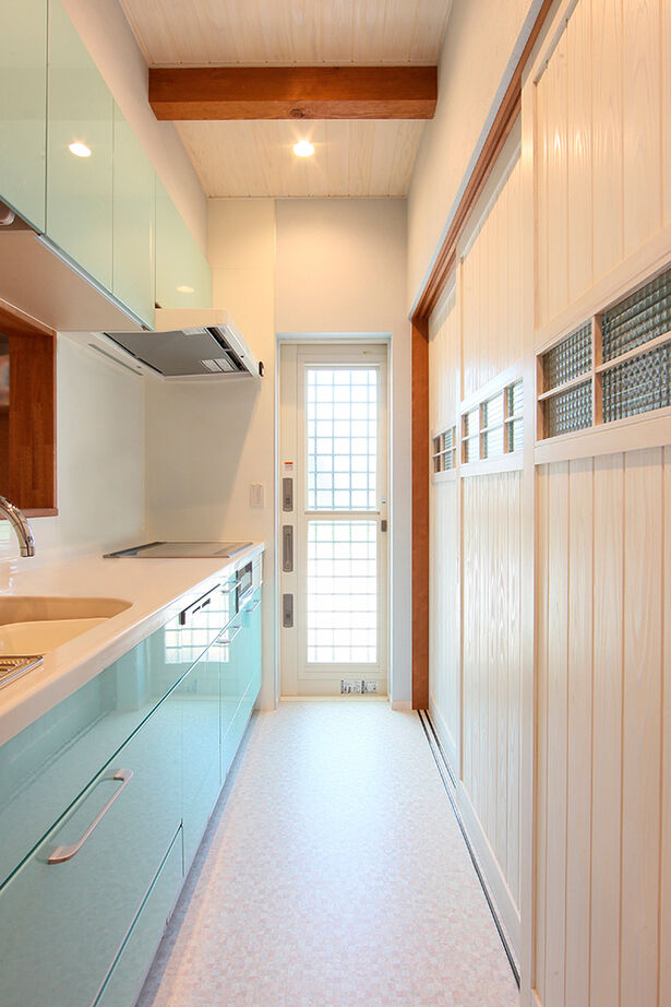 大政建築 【関市｜カリフォルニア・西海岸】無垢の木をふんだんに使ったマリンブルーのアメリカンハウスの建築実例画像4