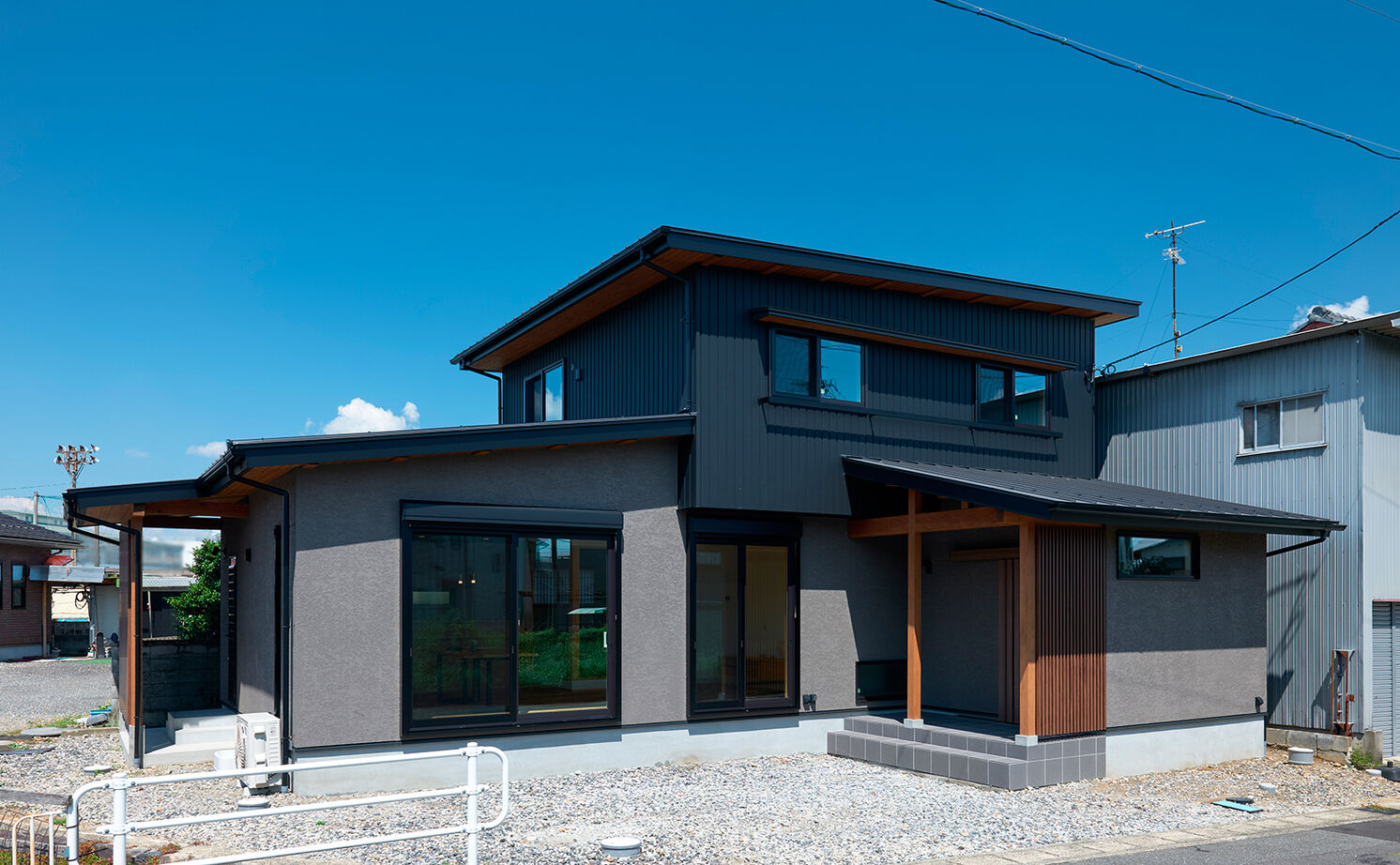 大政建築 【羽島市｜30坪台｜家事ラク間取り】「ただいま動線」で家事がラクに。ナチュラル＆和モダンな無垢の木の家の建築実例画像2