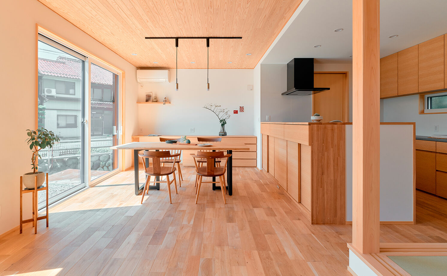大政建築 【羽島市｜30坪台｜家事ラク間取り】「ただいま動線」で家事がラクに。ナチュラル＆和モダンな無垢の木の家の建築実例画像3