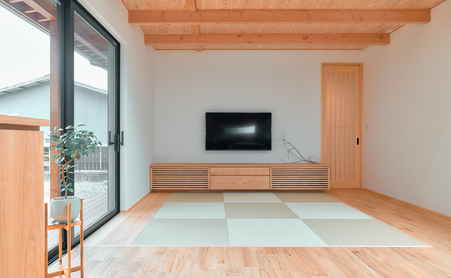 大政建築 【岐阜県｜30坪台｜和モダン】開放的な吹抜けリビングは畳敷きにして大正解！家事ラク間取りもお気に入りの建築実例画像4