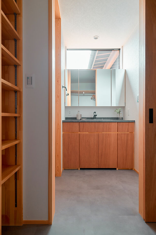 大政建築 【岐阜県｜30坪台｜和モダン】開放的な吹抜けリビングは畳敷きにして大正解！家事ラク間取りもお気に入りの建築実例画像8