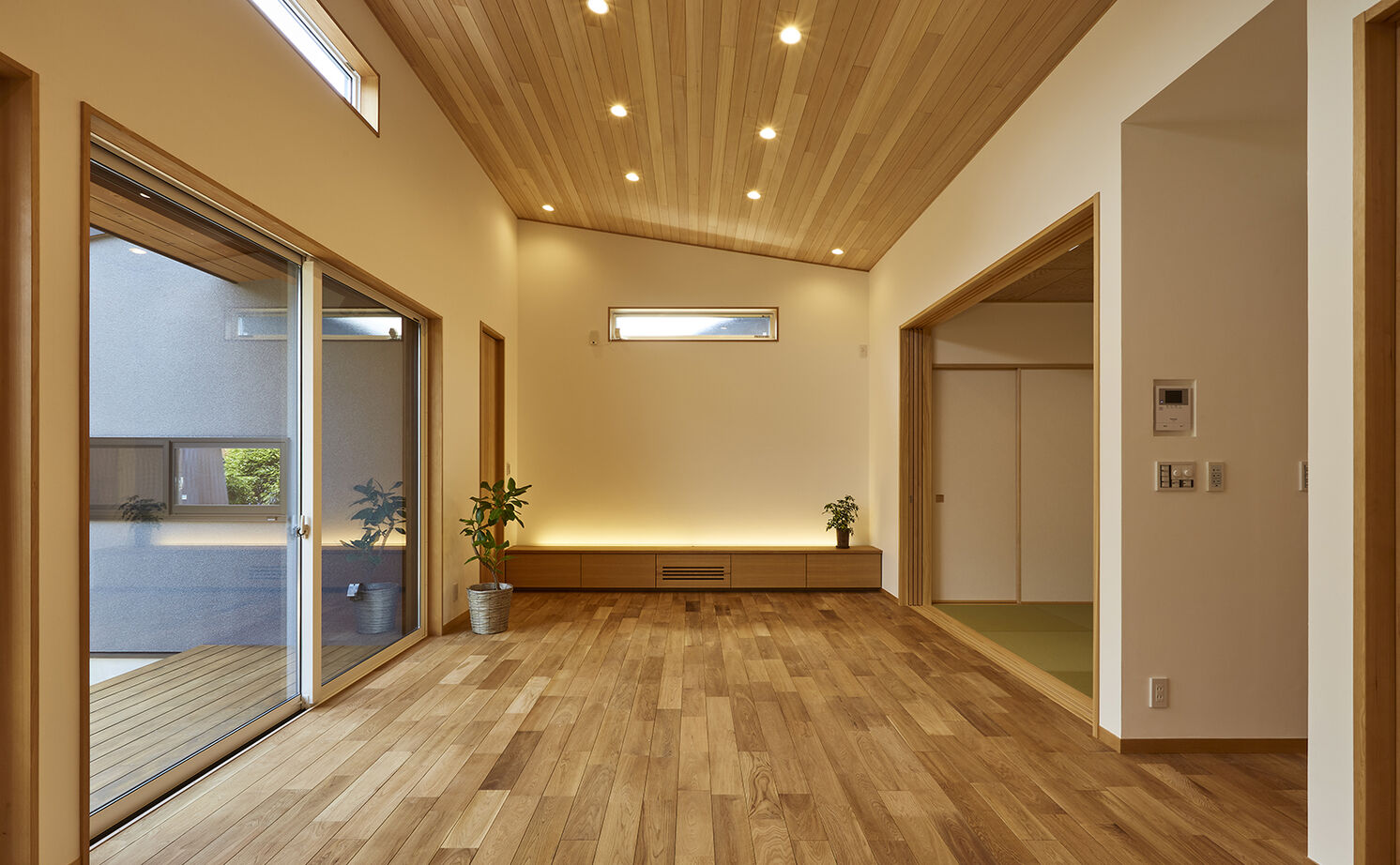 大政建築 【平屋/和モダン/20坪台】中庭を囲むコの字のレイアウト。開放感たっぷりのコンパクトな平屋の建築実例画像3