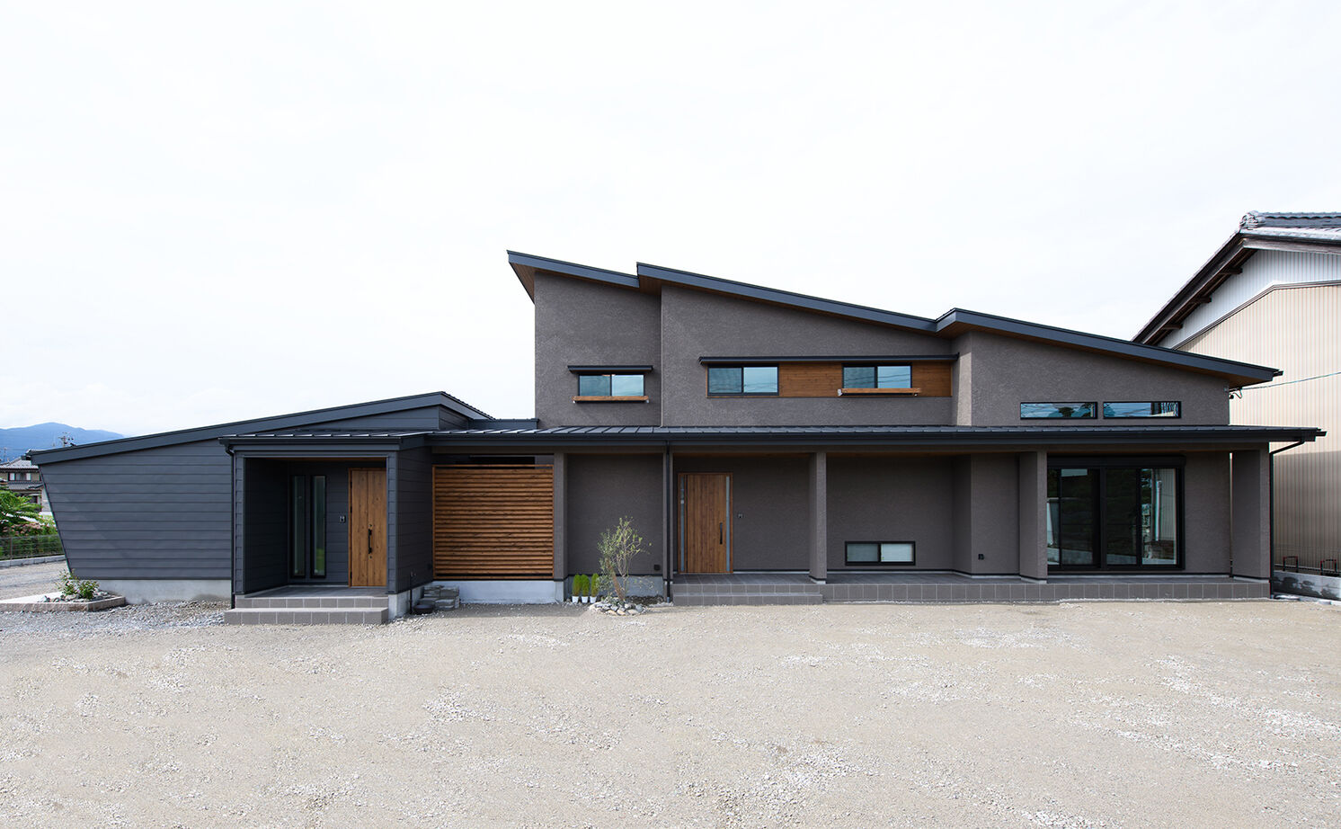 大政建築 【岐阜県｜和モダン×ガレージ】外観は大迫力！上質な和モダンの家には遊び心のある提案が盛りだくさんの建築実例画像1