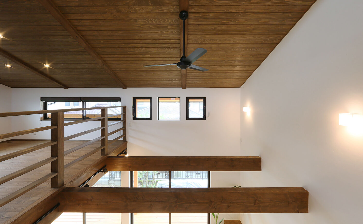 大政建築 【関市｜2人暮らし】吹抜けでつながる平屋風の２階建て。リゾートライクな住み心地に癒される日々の建築実例画像5