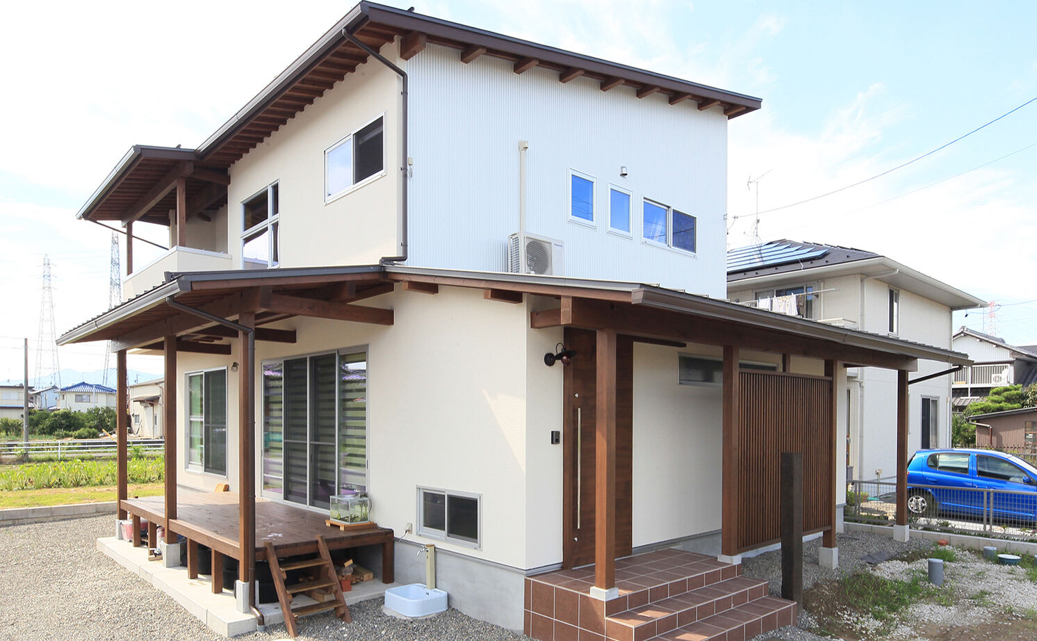 大政建築 【大垣市｜薪ストーブ×吹抜けリビング】無垢の木の肌触りに癒される、家族がのんびりと過ごせる家の建築実例画像2