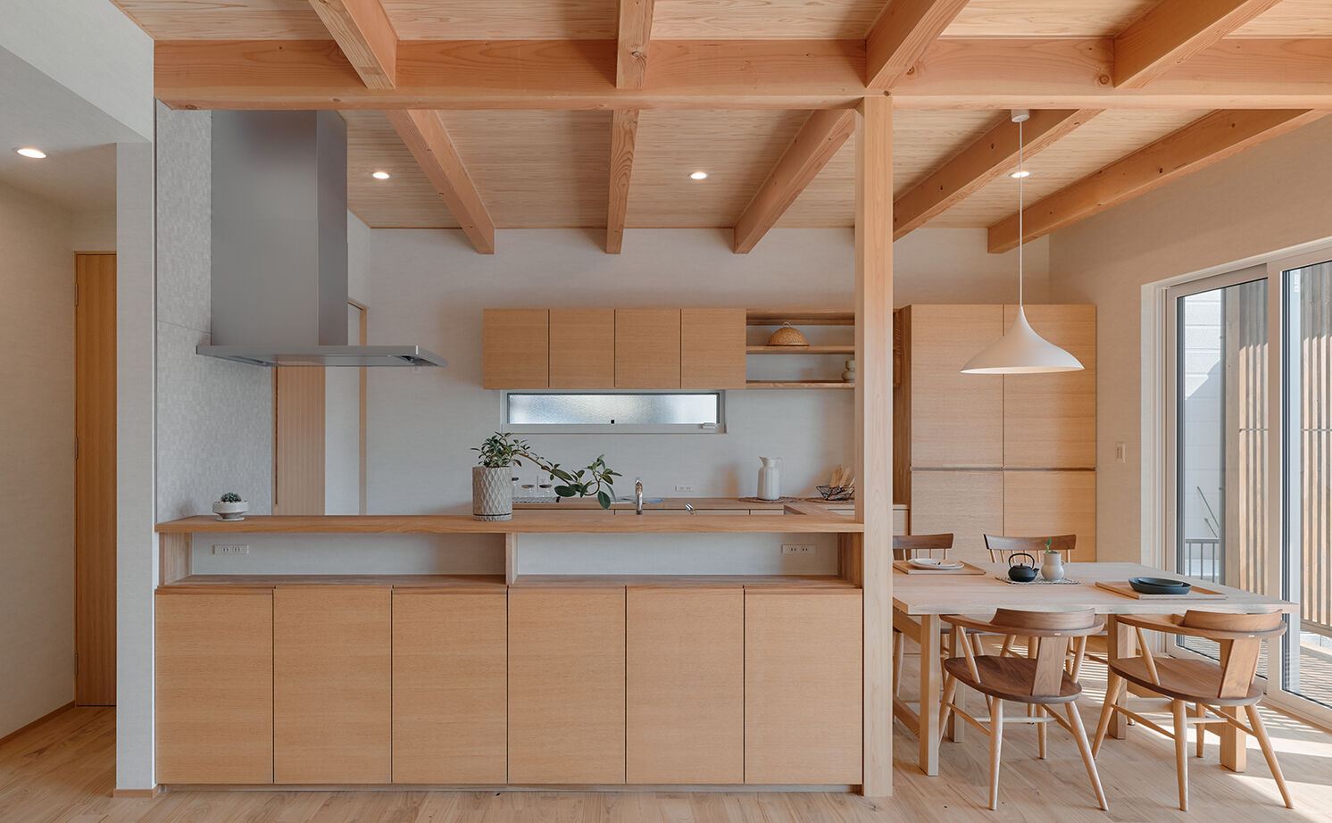 大政建築 【岐阜市｜和風｜30坪台】どこか懐かしさを感じる建具がアクセント。木の温もりに癒されるコンパクトな家の建築実例画像3