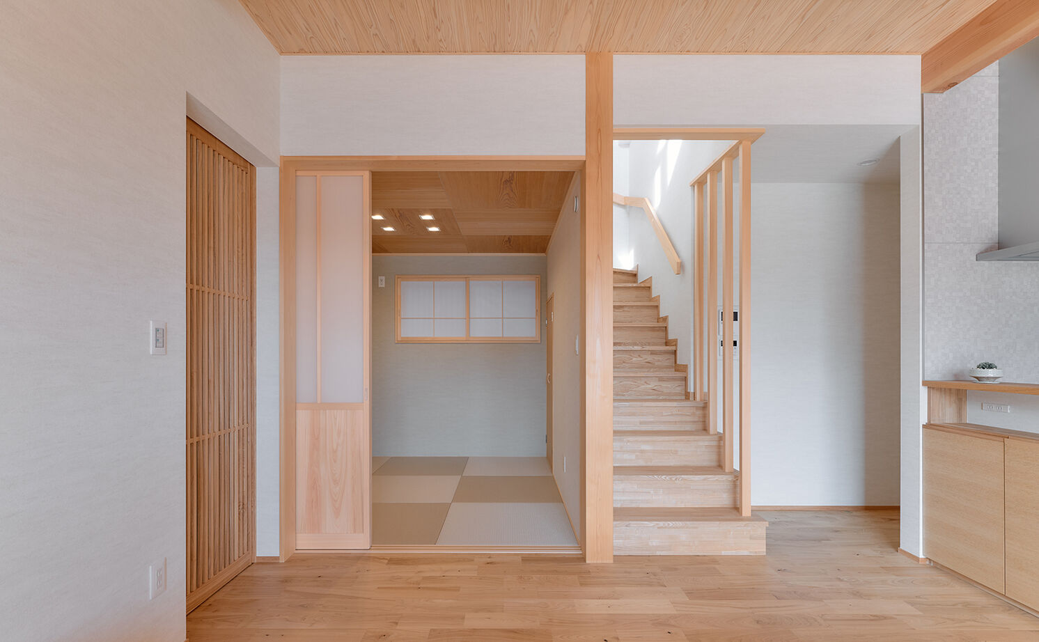 大政建築 【岐阜市｜和風｜30坪台】どこか懐かしさを感じる建具がアクセント。木の温もりに癒されるコンパクトな家の建築実例画像5