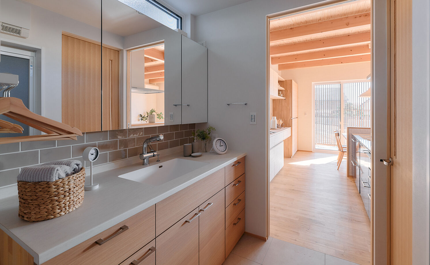 大政建築 【岐阜市｜和風｜30坪台】どこか懐かしさを感じる建具がアクセント。木の温もりに癒されるコンパクトな家の建築実例画像10