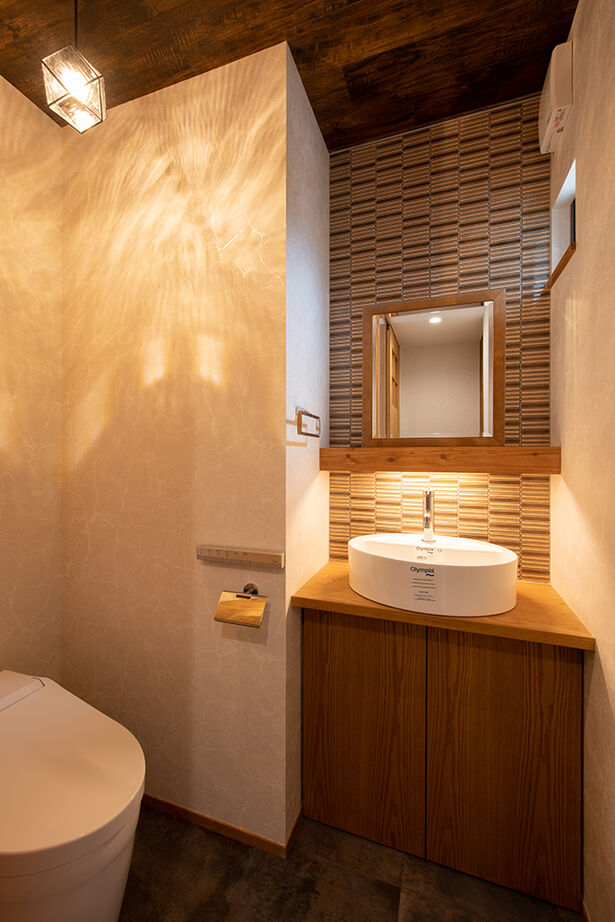 大政建築 【岐阜市｜店舗併用×２階リビング】ヘアサロンもウッディな雰囲気。木の使い方がかっこいい店舗併用住宅の建築実例画像8