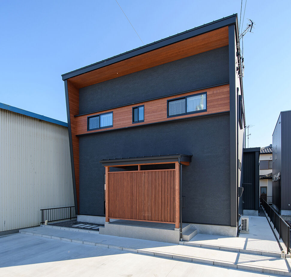 大政建築 【岐阜市｜和モダン】居酒屋風ダイニングでまったり。住宅地の間口の狭い土地でも叶った開放的な暮らしの建築実例画像5