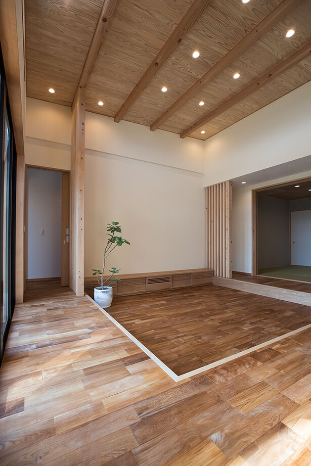 大政建築 【本巣市｜和モダン】ダウンリビングに小上がりのダイニング、こだわり満載の洗練された和モダン空間の建築実例画像3