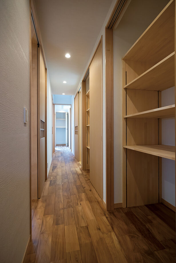 大政建築 【本巣市｜和モダン】ダウンリビングに小上がりのダイニング、こだわり満載の洗練された和モダン空間の建築実例画像5