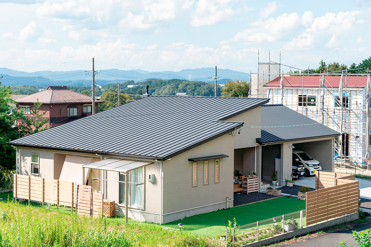 Homie Design（ホーミーデザイン） 【1000万円台｜平屋｜ガレージ｜L字型】勾配天井で開放的！スキップフロアがある1.5階建てのような平屋の建築実例画像7