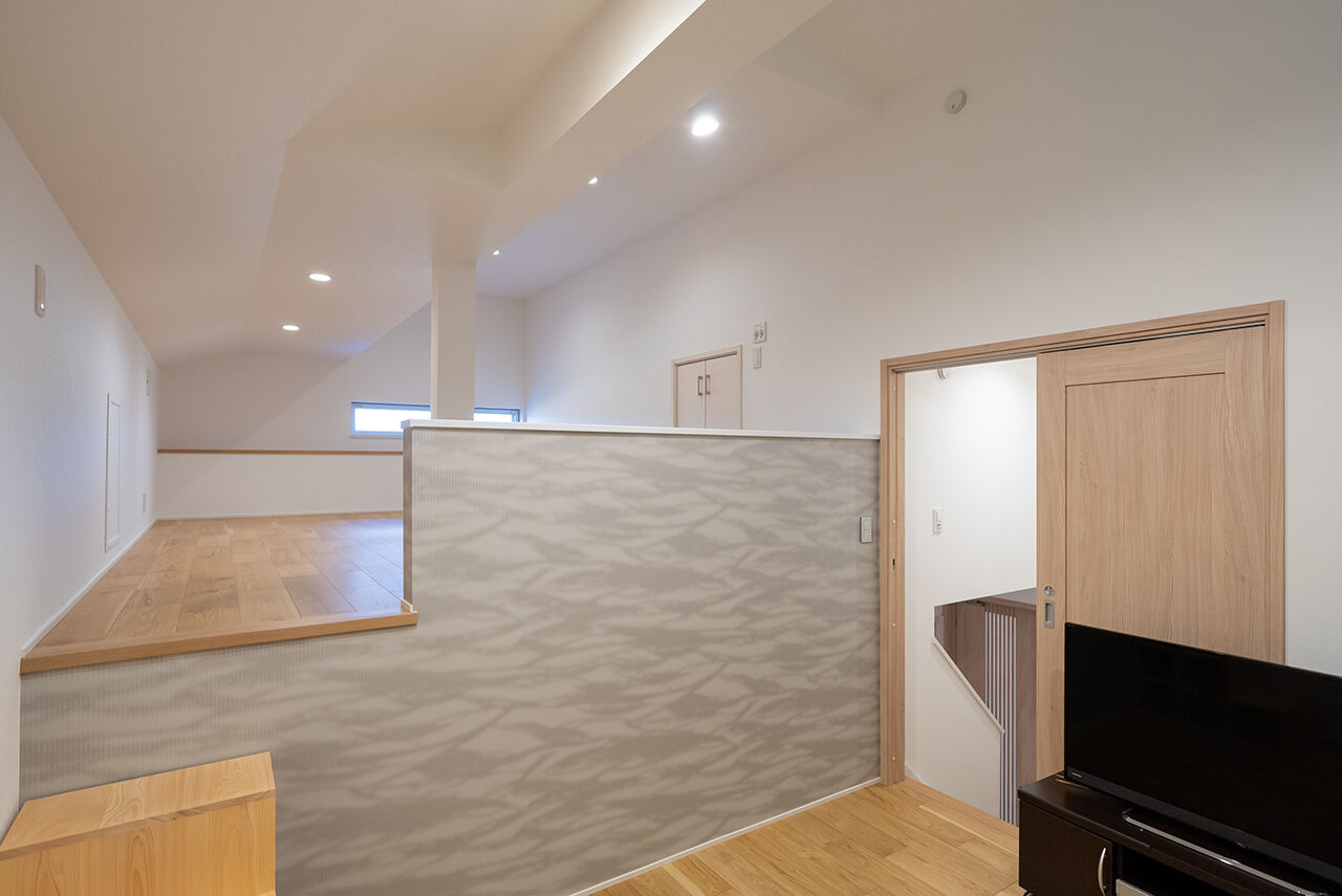 Homie Design（ホーミーデザイン） 【1000万円台｜平屋｜35坪｜間取り図】中2階＆ロフトの「＋空間」でゆったり。ZEH仕様のジャパンディな平屋の建築実例画像4