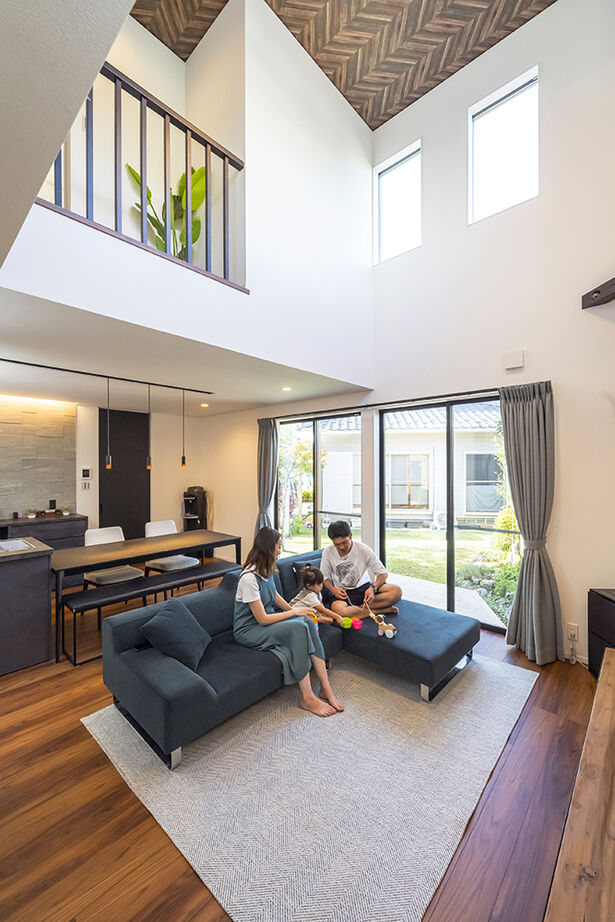 フィアスホーム 【2574万円／サンルーム／アイランドキッチン／間取図有】デザイン＆性能にこだわった「帰りたくなる家」の建築実例画像2