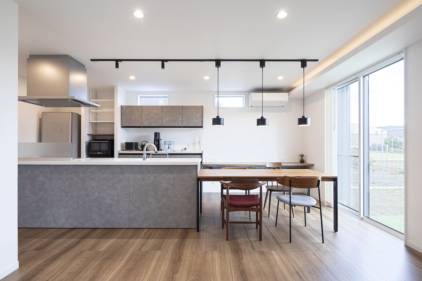 フィアスホーム 【3369万円／吹抜／家事動線／間取図】スタイリッシュなデザインと性能を両立させ、心地よい暮らしを楽しむの建築実例画像4