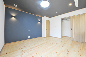 ＩＳＨＩＤＡの家　石田工務店 【2000万円台/40坪/間取り/無垢材/2階建】吹き抜けから光がたっぷり。愛猫と暮らす温もりのある木の家の建築実例画像4