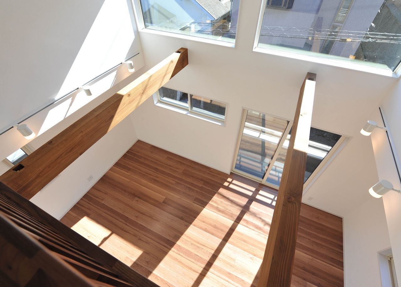 ＩＳＨＩＤＡの家　石田工務店 【28.8坪｜間取図｜2階リビング】開放感あふれる吹抜けのリビングは大きな窓から光が降り注ぐの建築実例画像5