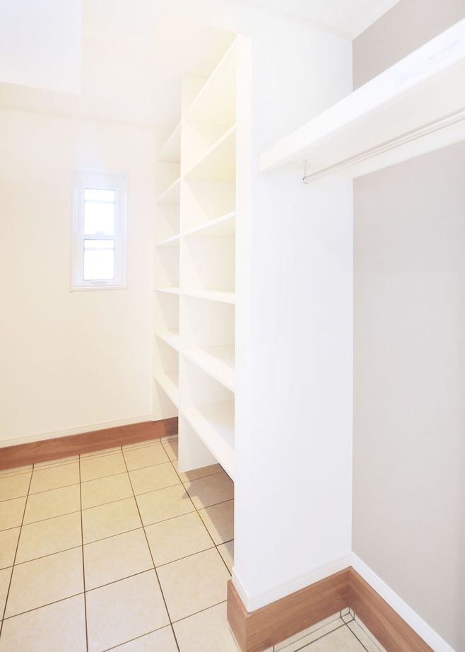 ＩＳＨＩＤＡの家　石田工務店 【28.8坪｜間取図｜2階リビング】開放感あふれる吹抜けのリビングは大きな窓から光が降り注ぐの建築実例画像10