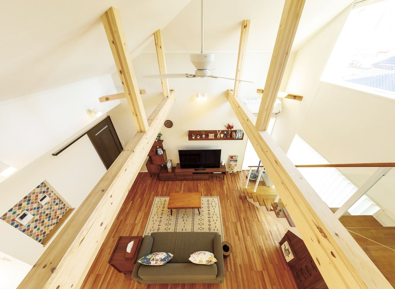 ＩＳＨＩＤＡの家　石田工務店 【26.5坪｜2階リビング】注文住宅だから実現できた天井の高いリビングは明るく開放的な大空間の建築実例画像6