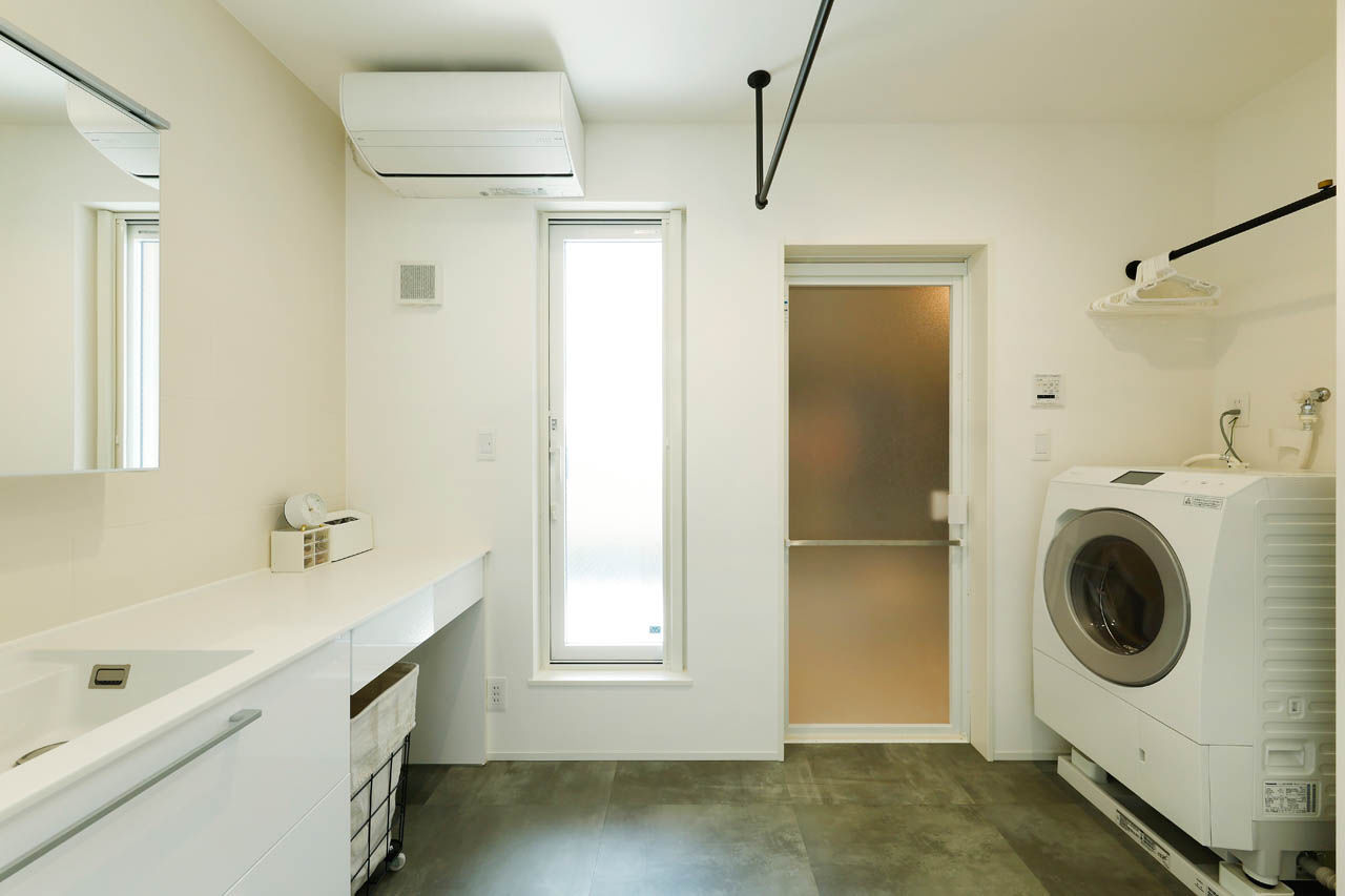 神奈川住空間 【2000万円台/狭小地/ビルトインガレージ】コンパクトな間取りにのびのび暮らす敷地18.2坪に建てた3階建ての建築実例画像7