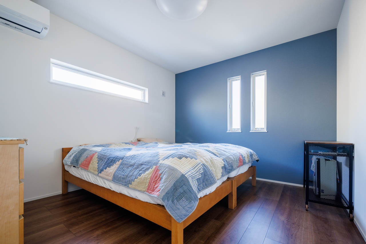 神奈川住空間 【3000万円台/ビルトインガレージ/インナーバルコニー】心地よい陽光と開放感！外に閉じ、内に開く都市の家の建築実例画像10