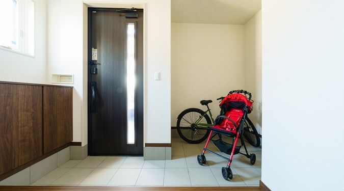 パパまるハウス 子育てしやすさにこだわった間取りと収納。床と家具の色を合わせたカフェ風のお家の建築実例画像8