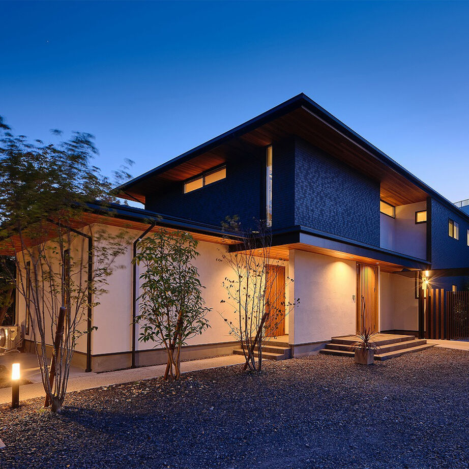 岡谷サービス＆ホームズ 【1億円台／デザイン／ハイグレード】特別な住み心地を体感できる「建築家と創る家」の建築実例画像2