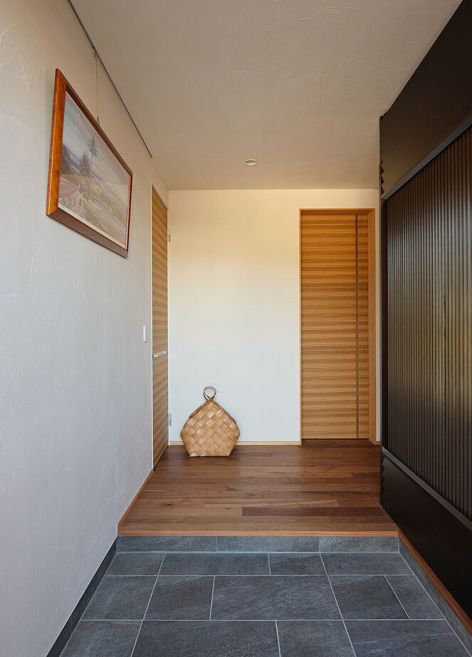 岡谷サービス＆ホームズ 【1億円台／デザイン／ハイグレード】特別な住み心地を体感できる「建築家と創る家」の建築実例画像9