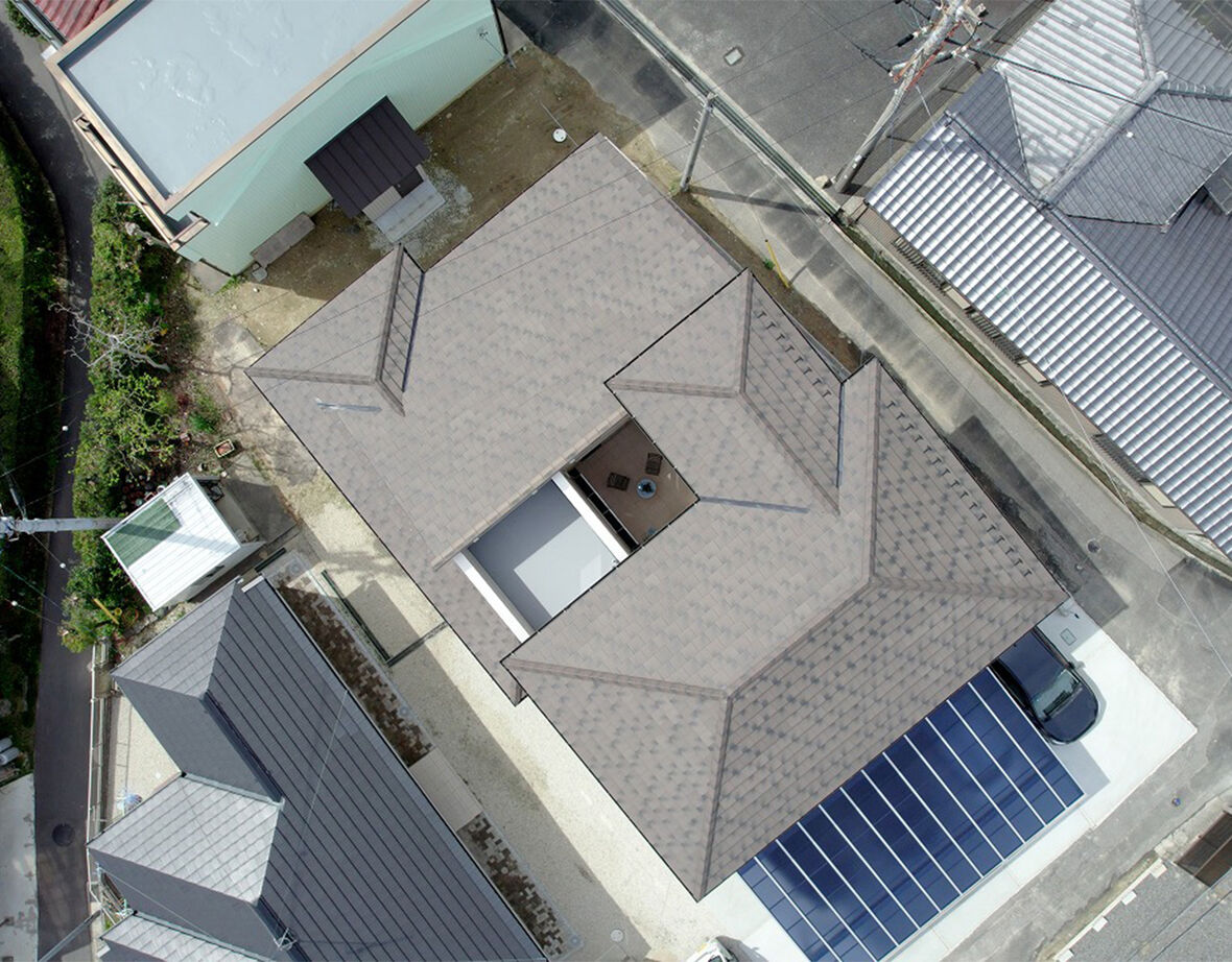 岡谷サービス＆ホームズ 【6500万円台／愛知／二世帯】中庭を中心とした二世帯で暮らす「回遊のある家」の建築実例画像2