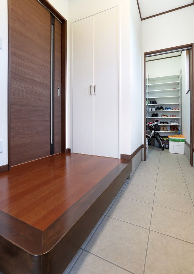 荒井工務店 【2000万円台/間取り図有】匠の大工とつくる邸宅。モダンテイストのクールなデザインと家族のコミュニケーションを育む住まいの建築実例画像7