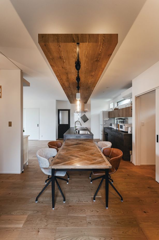 荒井工務店 【2000万円台・間取図有】無骨でかっこいいインダストリアルデザインの邸宅の建築実例画像4