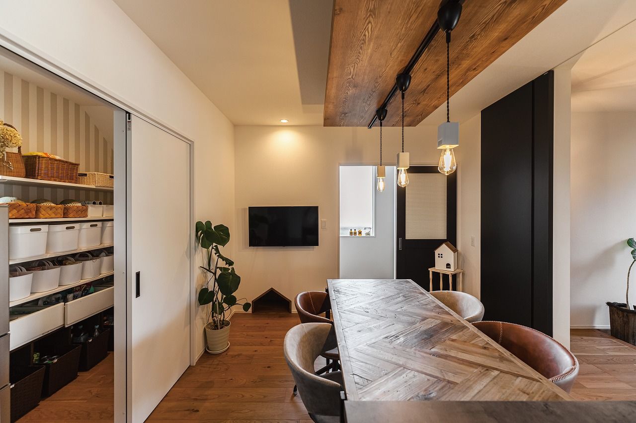 荒井工務店 【2000万円台・間取図有】無骨でかっこいいインダストリアルデザインの邸宅の建築実例画像5