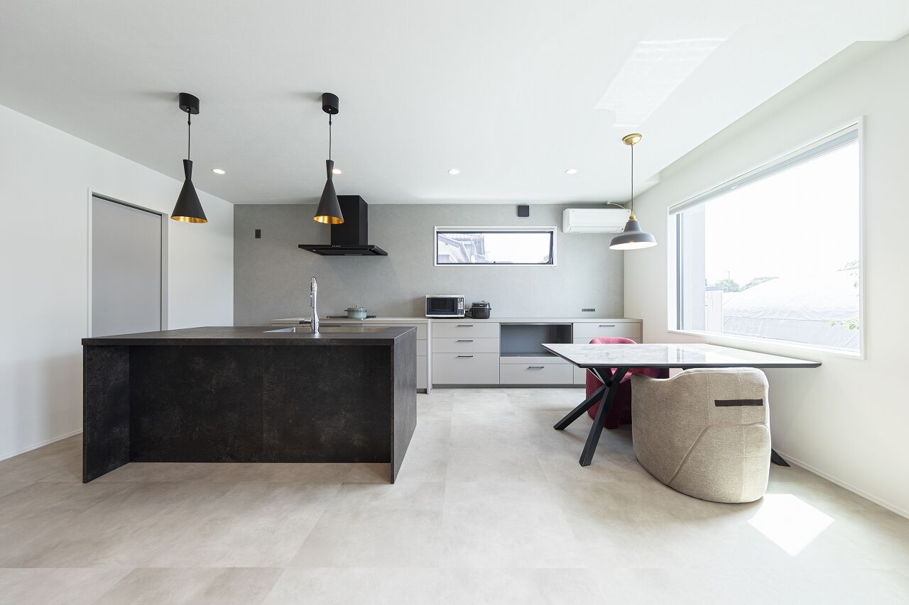 荒井工務店 【4000万円～・間取図有】ガレージ×スキップフロア。趣味を楽しむモダンテイストの洗練された邸宅の建築実例画像5