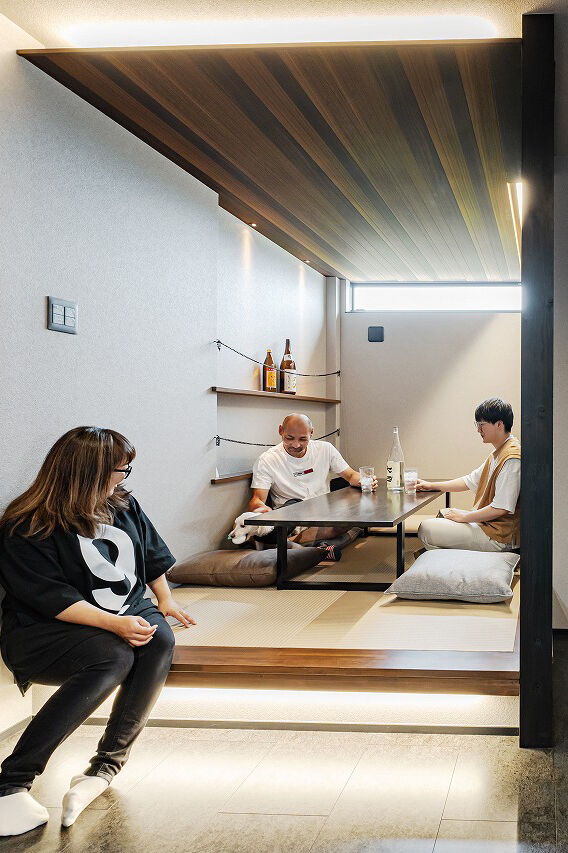 can wood 【1000万円台／コの字型／平屋】勾配天井で広々空間。家族の会話も増える平屋の家の建築実例画像4