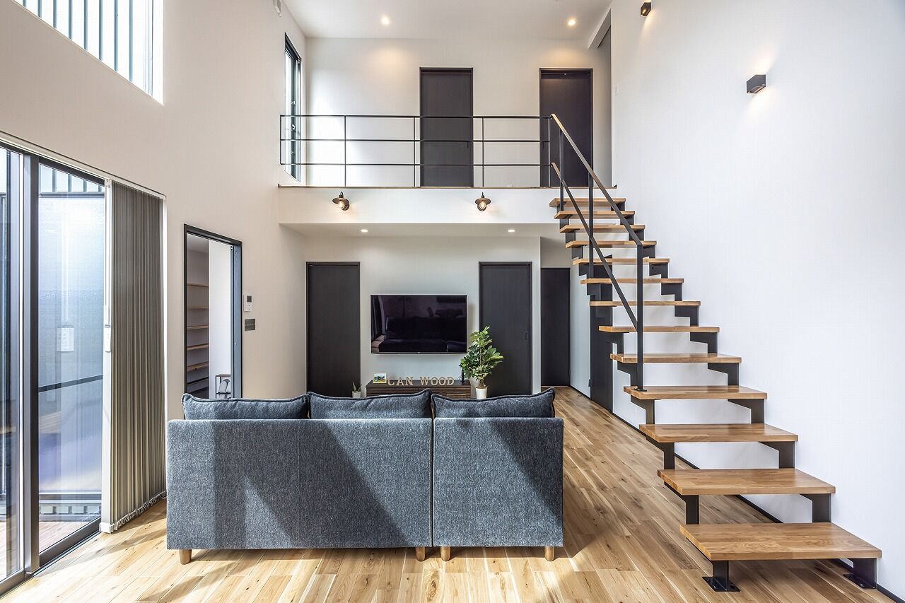 can wood 【1000万円台／吹き抜け／デッキ】家族時間を楽しむ吹き抜けリビング。広々デッキや快適動線も実現の建築実例画像2