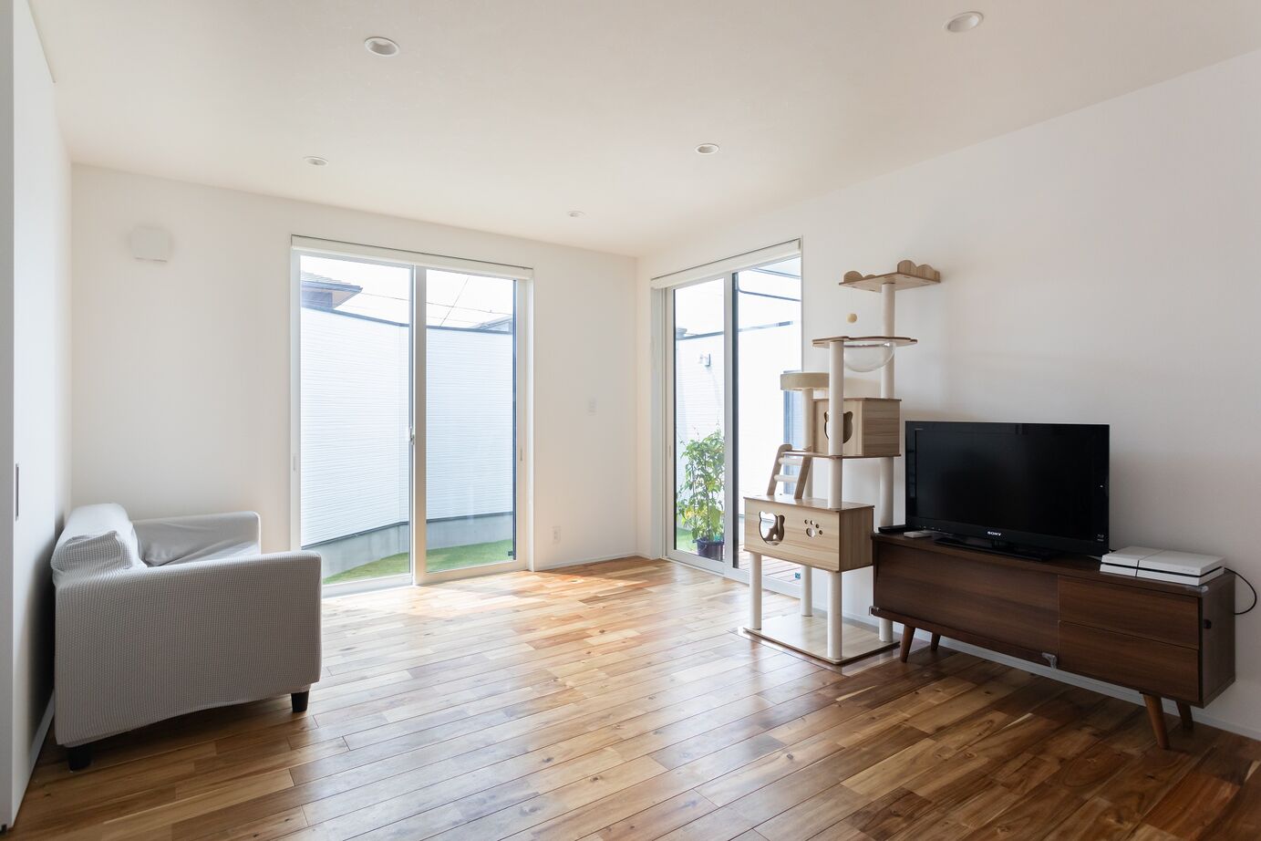 リプレイ 【本体価格2530万円/35.9坪/2階建て】爽やかな風と光が吹き込むプライベートガーデンのあるお家の建築実例画像5