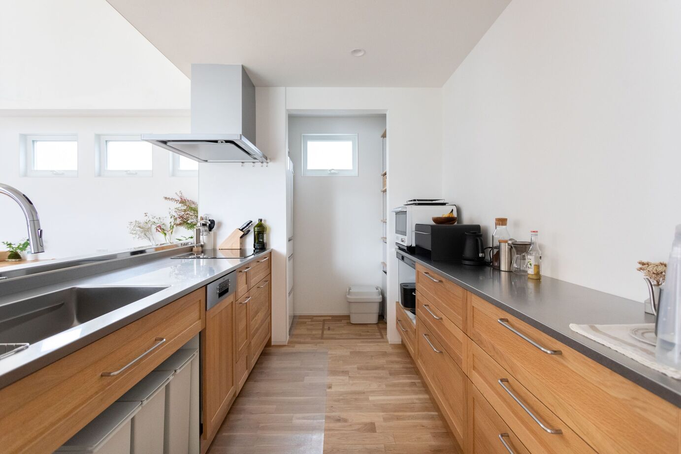 リプレイ 【本体価格2,250万円/30.3坪/平屋】光がそそぐぬくもりある住まいの建築実例画像3