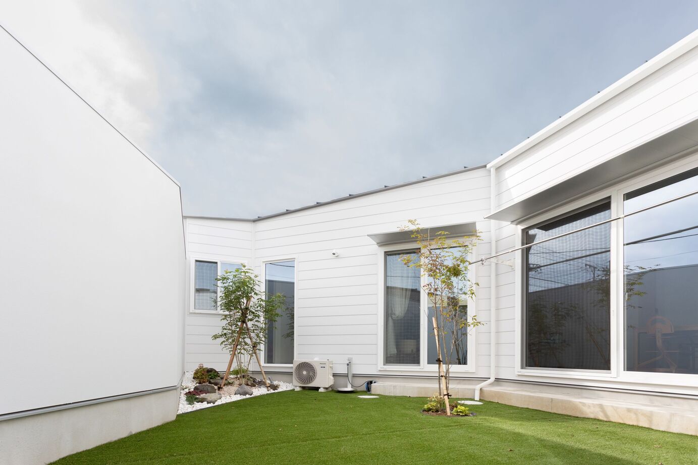 リプレイ 【本体価格2,250万円/30.3坪/平屋】光がそそぐぬくもりある住まいの建築実例画像9