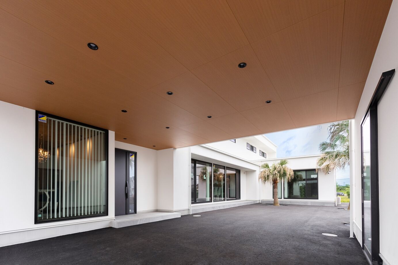 リプレイ 【本体価格5,900万円/57.9坪/２階建て】素材と光が織りなすラグジュアリー空間の建築実例画像7