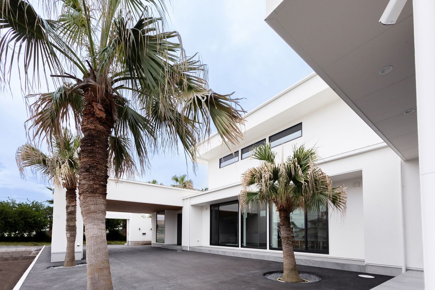 リプレイ 【本体価格5,900万円/57.9坪/２階建て】素材と光が織りなすラグジュアリー空間の建築実例画像8